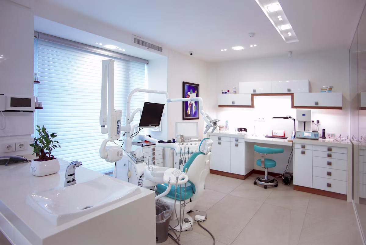 Limpieza dental profesional: por qué es importante hacerla